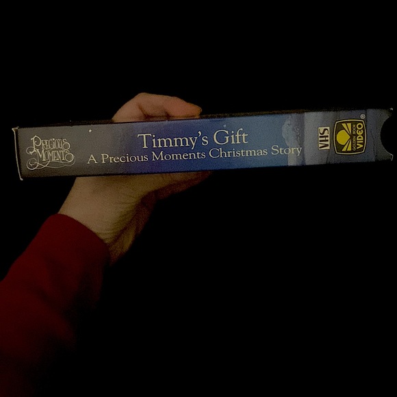 Vintage ‘91 📼 Precious Moments presents “Timmy’s Gift A Christmas Story” - Picture 5 of 8